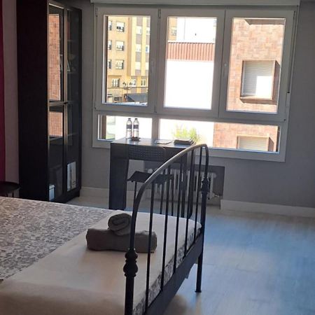 Habitacion Centro Bano Privado Piso Compartido Apartment Oviedo Bagian luar foto